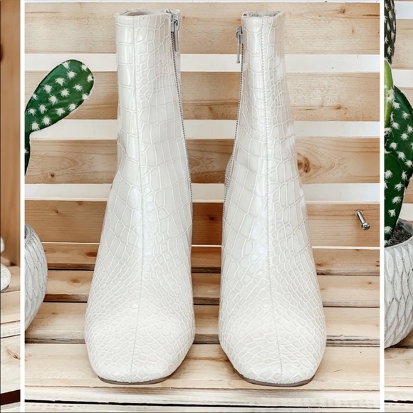 Seven Dials Nicole Boot - Picture 2 of 7